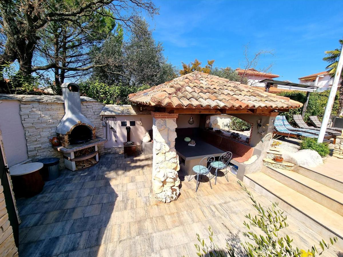 Apartment Villa Engel With Pool 포레치 외부 사진