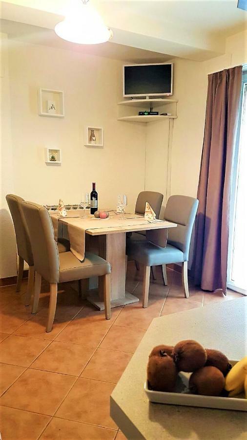 Apartment Villa Engel With Pool 포레치 외부 사진