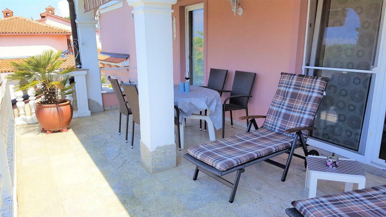 Apartment Villa Engel With Pool 포레치 외부 사진