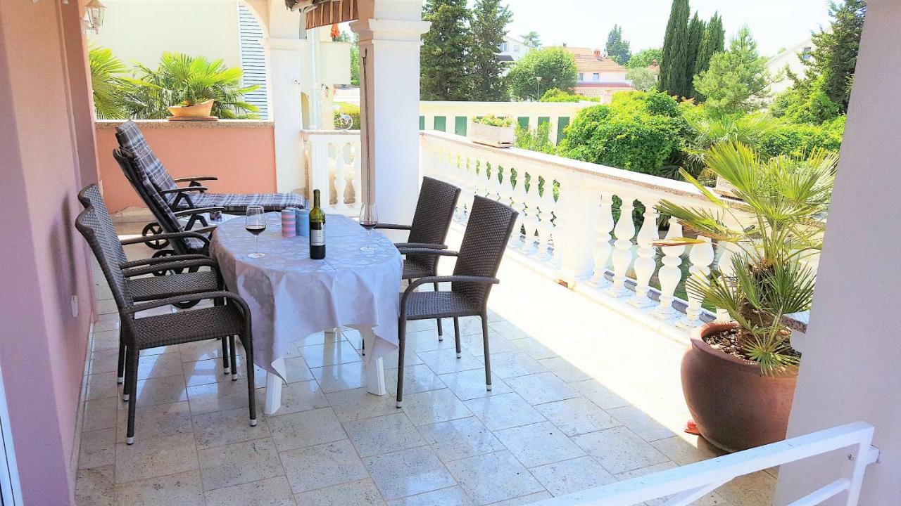 Apartment Villa Engel With Pool 포레치 외부 사진